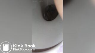 girl pooping selfie2