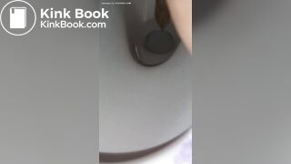 girl pooping selfie2