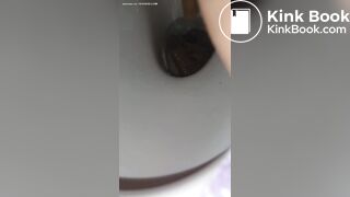 girl pooping selfie2