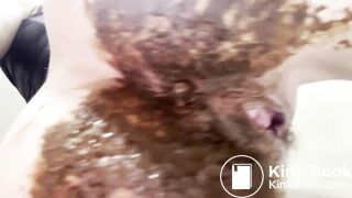 Big poop in spotted panties - video 2