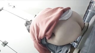 Chinese worker pooping