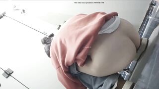 Chinese worker pooping