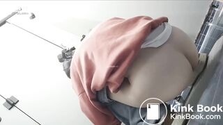 Chinese worker pooping