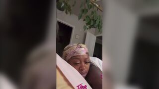 Girl farting - video 635