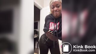 Girl farting - video 635