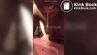 Girl pooping - video 784