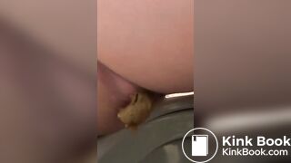 Girl pooping on toilet - video 9