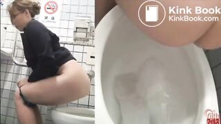Girl diarrhea in public toilet two times