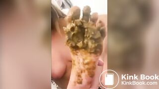 Scat Feet Licking - video 2
