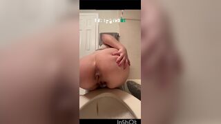 Pooping - video 653