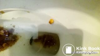 Thick white girl shitting