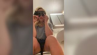 Girl pooping on toilet - video 159