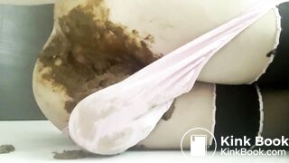 Huge sexy poop in pink panties