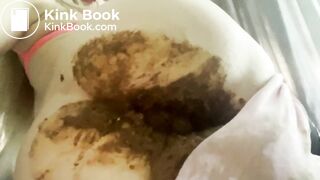 Huge sexy poop in pink panties