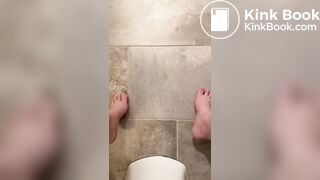 Girl pooping on toilet - video 8