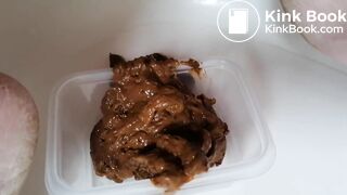 Mommy shits a sloppy load