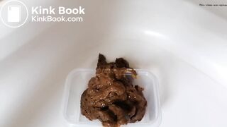 Mommy shits a sloppy load