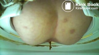 Japanese girl Pooping - video 3