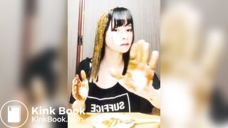髪にうんちを塗りたくる変態女