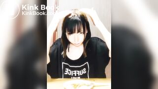 髪にうんちを塗りたくる変態女