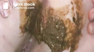 Poop in metallic tights