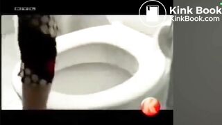 Girl pooping and farting - video 5