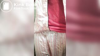 A bowl and a finger full of shit