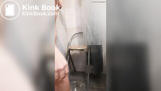 A bowl and a finger full of shit