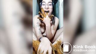 girl shitting on her feet - video 2