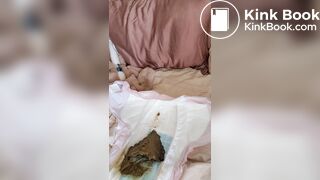 ABDL GIRL BIG DIAPER MESS