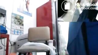 Grávida se cagou e mijou muito no consolo!