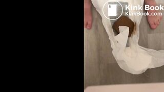 She take off her filled poopy diaper