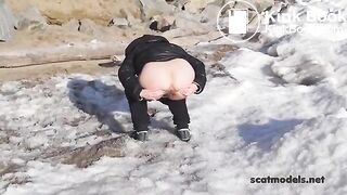 Women pooping outdoors1