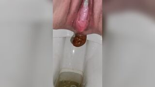 Girl pooping on toilet - video 145