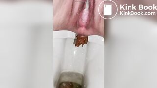 Girl pooping on toilet - video 145