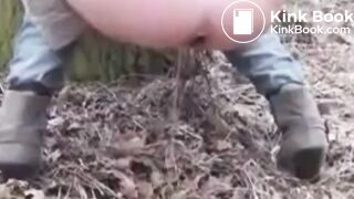 Desperate teen poops in public park