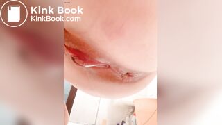 少女在棒棒糖上拉屎