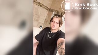 Girl pooping - video 766