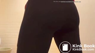 Girl poop - video 210