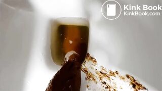 Girl pooping in the toilet - video 15