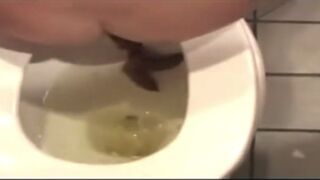Blonde teen takes a huge poop and wipes