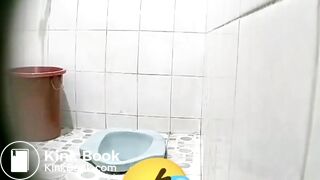 Hijab Voyeur Pooping