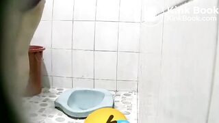 Hijab Voyeur Pooping