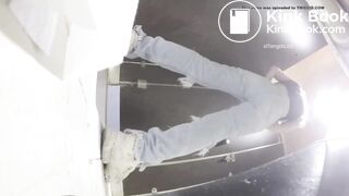 美女大便 - video 2