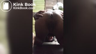 Cagando em diferentes posições