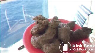 crazy girl shitting in the plate prt2