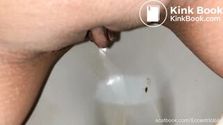 Spanish girl pooping between her legs