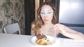 Scat on plate - video 8