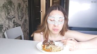 Scat on plate - video 8