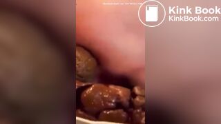 Loirinha cagando grosso